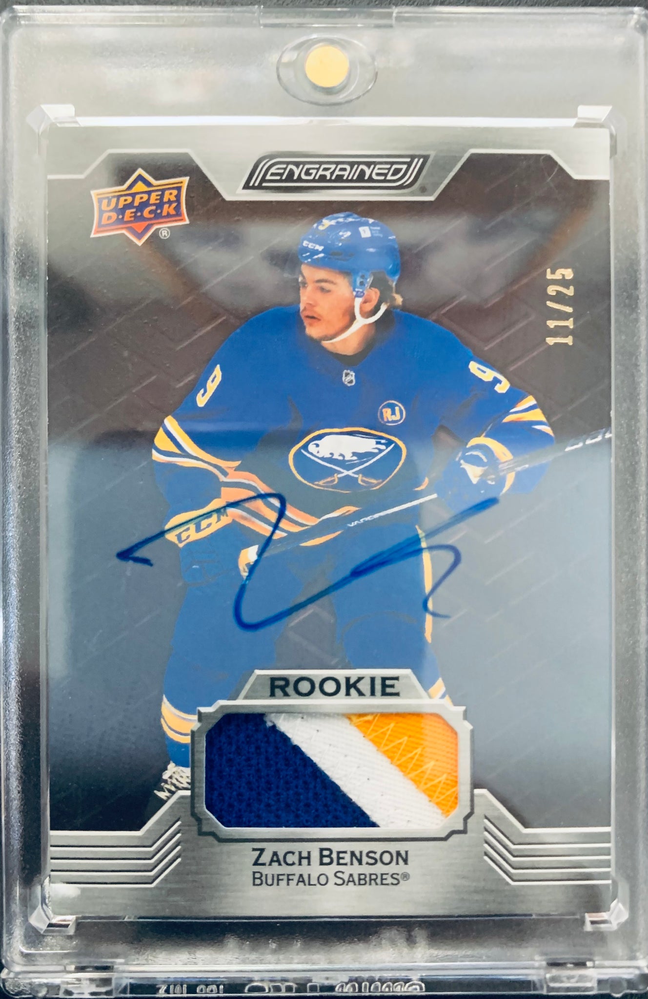 2023-24 UPPER DECK ENGRAINED HOCKEY #123 BUFFALO SABRES - ZACH BENSON ROOKIE AUTO PATCH #D 11/25