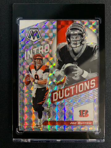 2020 PANINI MOSAIC FOOTBALL #11 CINCINNATI BENGALS - JOE BURROW SILVER PRIZM INTRODUCTIONS ROOKIE CARD