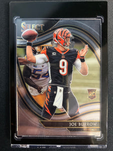 2020 PANINI SELECT FOOTBALL #346 CINCINNATI BENGALS - JOE BURROW SELECT FIELD LEVEL ROOKIE CARD