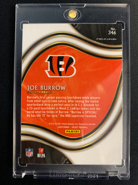 2020 PANINI SELECT FOOTBALL #346 CINCINNATI BENGALS - JOE BURROW SELECT FIELD LEVEL ROOKIE CARD