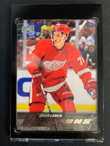 2015-16 UPPER DECK HOCKEY #228 DETRIOT RED WINGS - DYLAN LARKIN YOUNG GUNS ROOKIE CARD