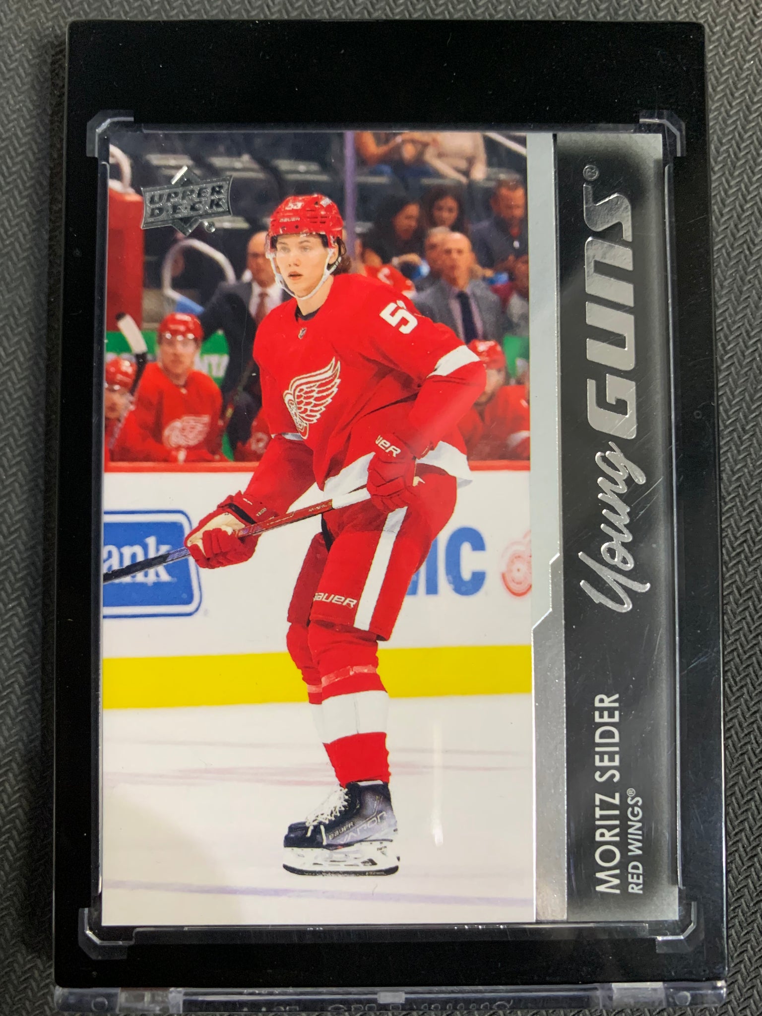 2021-22 UPPER DECK SERIES 2 HOCKEY #469 DETROIT RED WINGS - MORITZ SEIDER YOUNG GUNS ROOKIE CARD