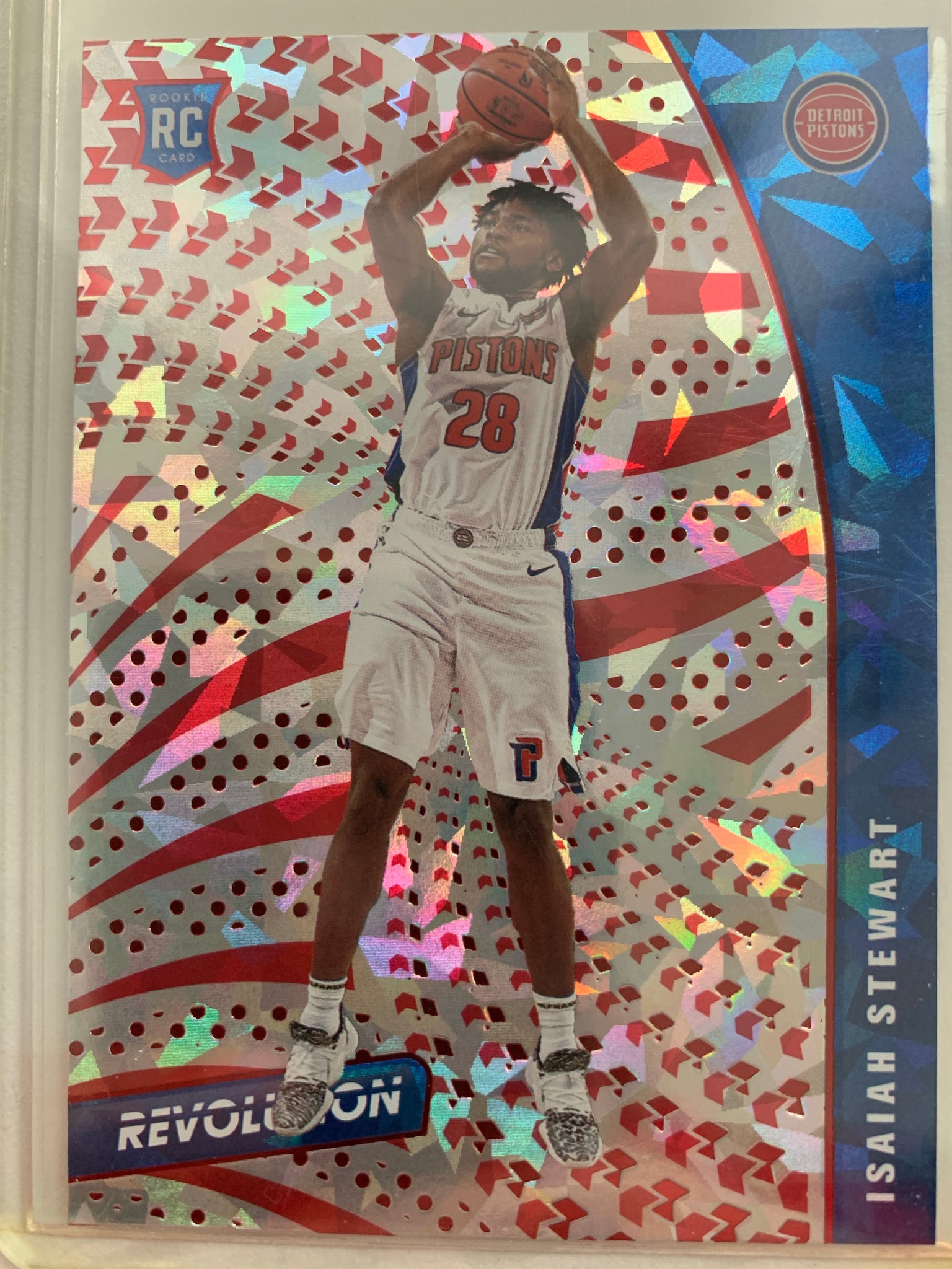 2020-2021 PANINI REVOLUTION NBA BASKETBALL #150 DETROIT PISTONS - ISIAH STEWART CNY CRACKED ICE ROOKIE CARD