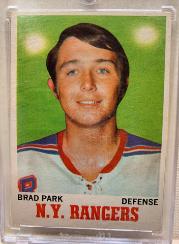 1970-71 O-PEE-CHEE HOCKEY #67 NEW YORK RANGERS - BRAD PARK ROOKIE CARD RAW