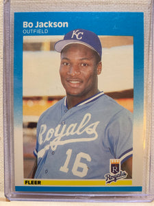 1987-88 FLEER BASEBALL #369 - BO JACKSON ROOKIE CARD RAW