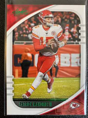 2020 PANINI ABSOLUTE FOOTBALL #99 KANSAS CITY CHIEFS - PATRICK MAHOMES ABSOLUTE GREEN FOIL CARD