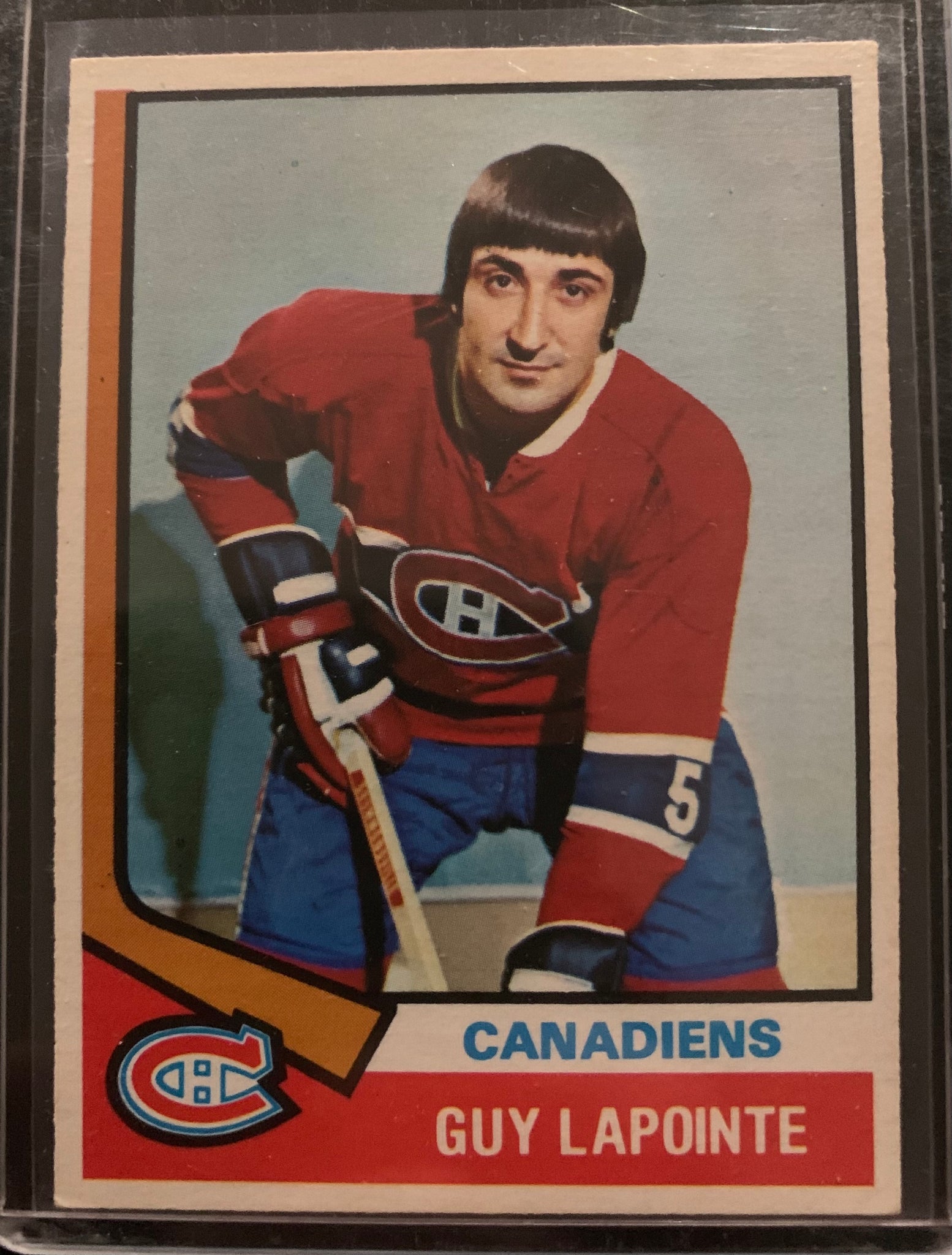 1974-75 O-PEE-CHEE HOCKEY #70 MONTREAL CANADIENS - GUY LAPOINTE CARD RAW