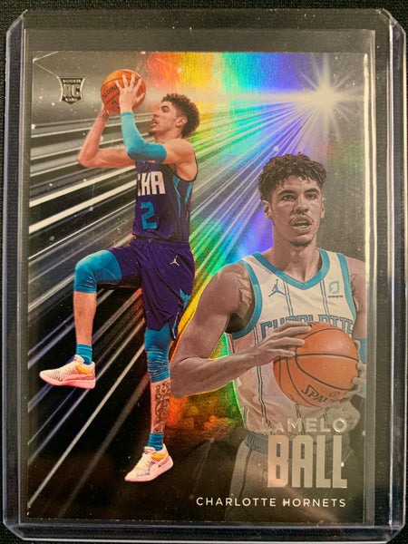 2020-2021 PANINI CHRONICLES NBA BASKETBALL #201 CHARLOTTE HORNETS - LAMELO BALL PANINI ESSENTIALS ROOKIE CARD