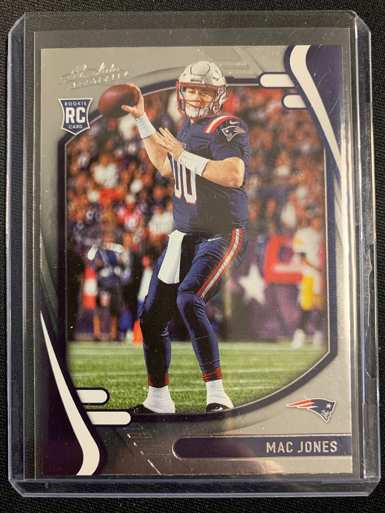 2021 PANINI ABSOLUTE FOOTBALL #109 NEW ENGLAND PATRIOTS - MAC JONES BASE RATED ROOKIE CARD