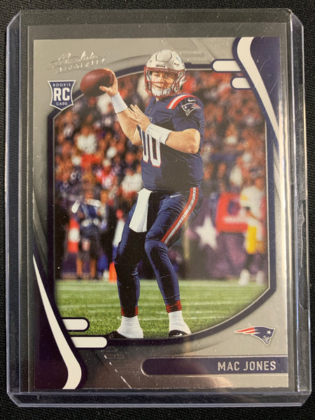 2021 PANINI ABSOLUTE FOOTBALL #109 NEW ENGLAND PATRIOTS - MAC JONES BASE RATED ROOKIE CARD
