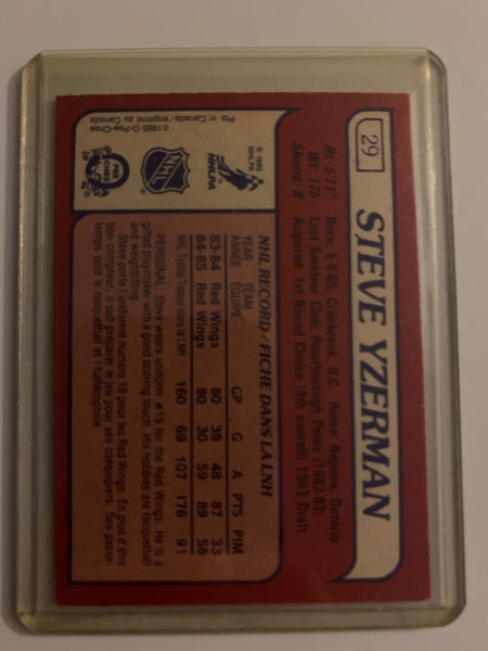 1985-86 O-PEE-CHEE HOCKEY #29 DETROIT RED WINGS - STEVE YZERMAN CARD RAW