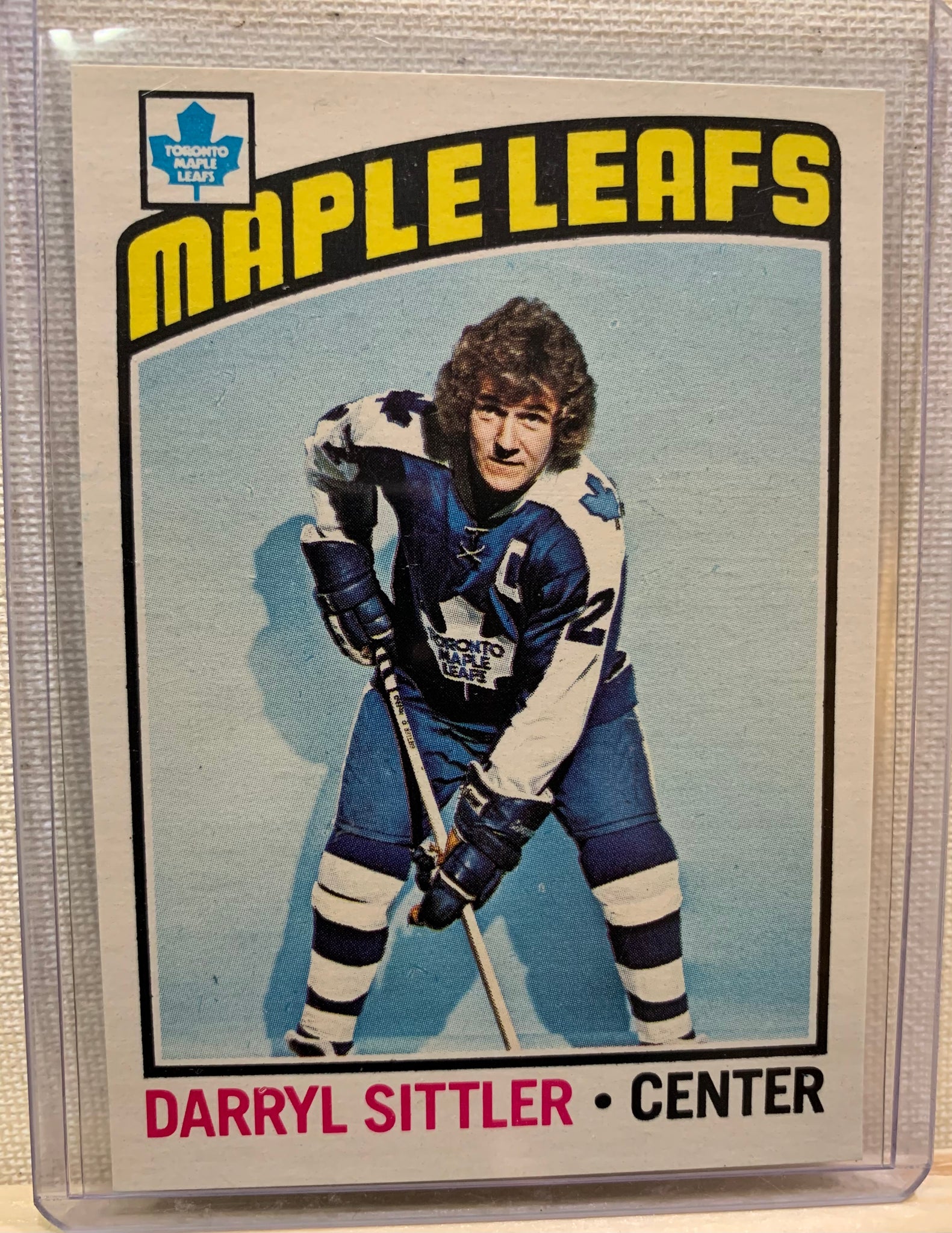 1976-77 O-PEE-CHEE HOCKEY #207 TORONTO MAPLE LEAFS - DARRYL SITTLER CARD RAW