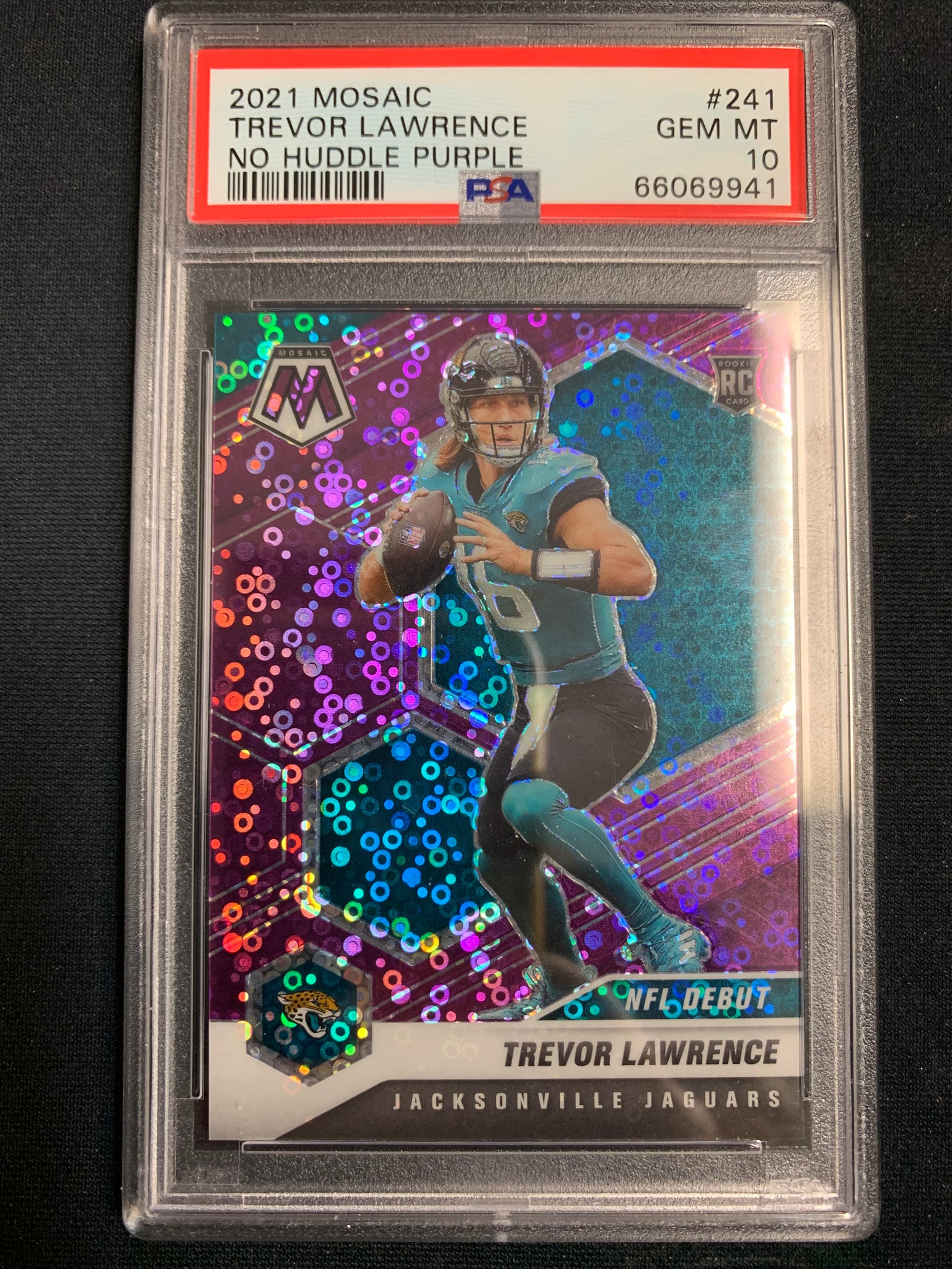 2021 MOSAIC NO HUDDLE FOOTBALL #241 JACKSONVILLE JAGUARS - TREVOR LAWRENCE NO HUDDLE PURPLE NUMBERED 39/50 GRADED PSA 10 GEM MINT (POP 3)