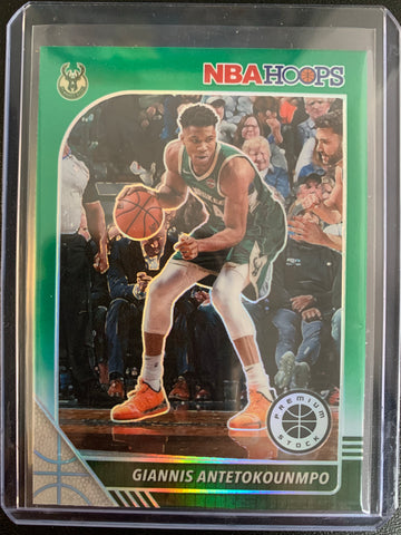 2019-20 PANINI HOOPS PREMIUM STOCK NBA BASKETBALL #102 MILWAUKEE BUCKS - GIANNIS ANTETOKOUNMPO GREEN PRIZM SP