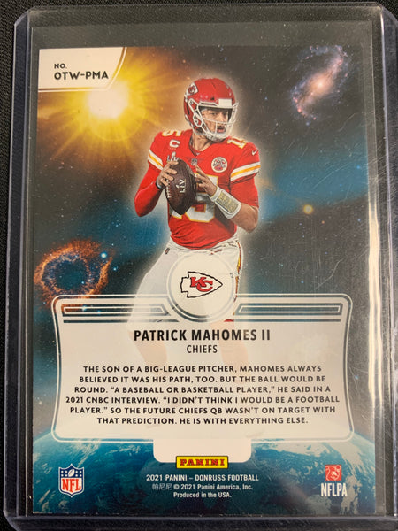 2021 PANINI DONRUSS FOOTBALL #OTW-PMA KANSAS CITY CHIEFS - PATRICK MAHOMES "OUT OF THIS WORLD" INSERT