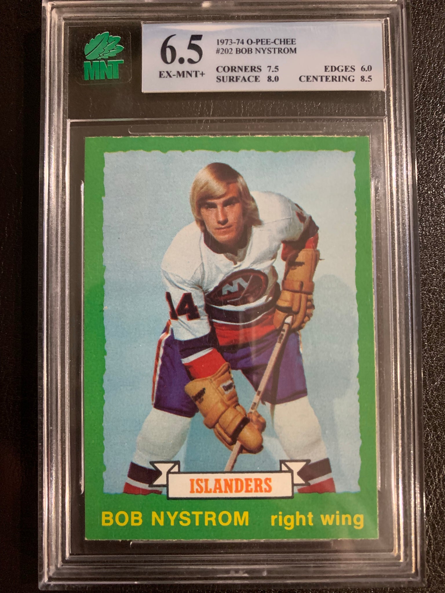 1973-74 O-PEE-CHEE HOCKEY #202 NEW YORK ISLANDERS - BOB NYSTROM ROOKIE CARD GRADED MNT 6.5 EX-MNT+