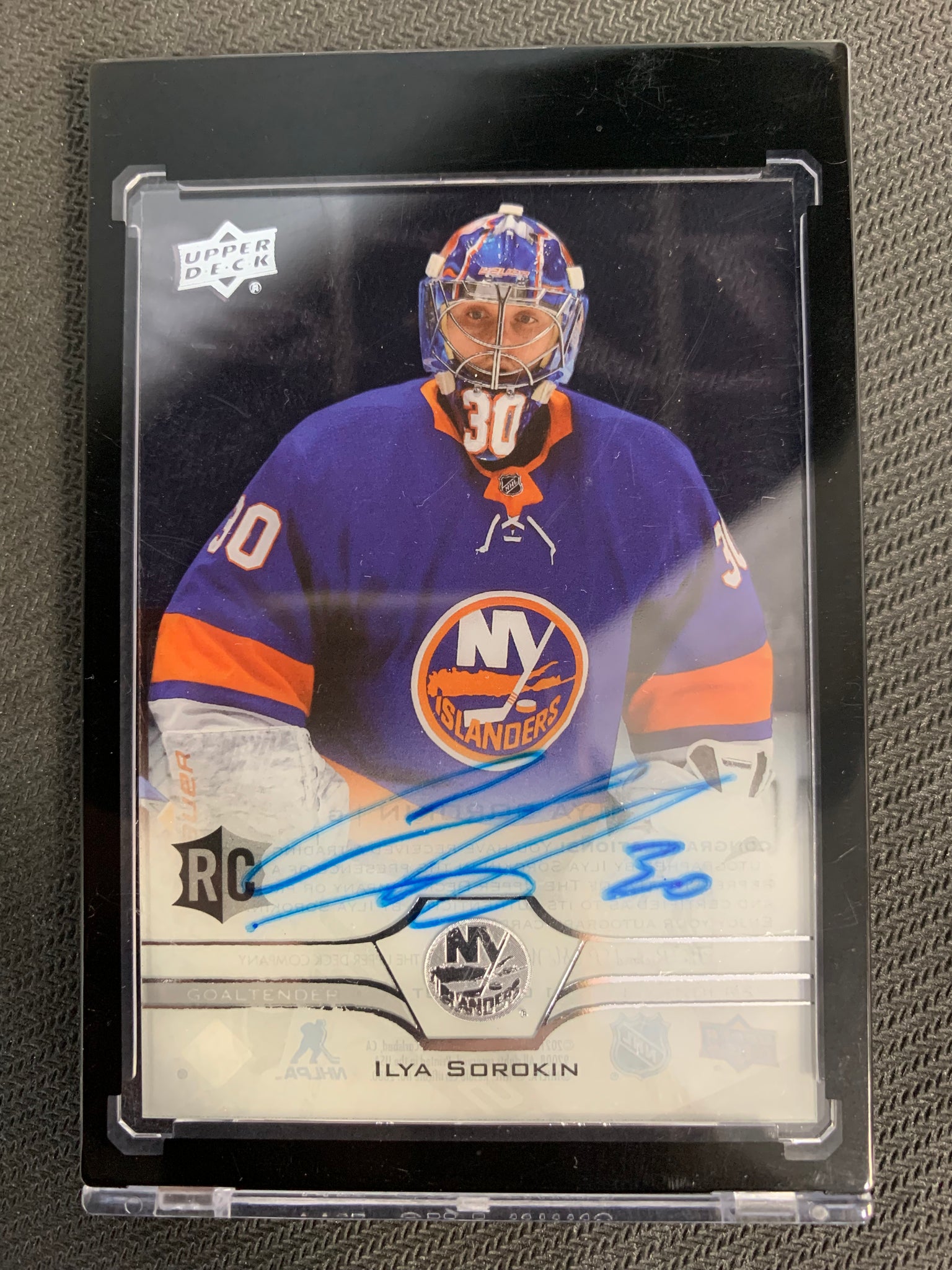 2020-21 UD CLEAR CUT HOCKEY #CC-IS NEW YORK ISLANDERS - ILYA SOROKIN CLEAR CUT ON CARD AUTOGRAPH ROOKIE CARD