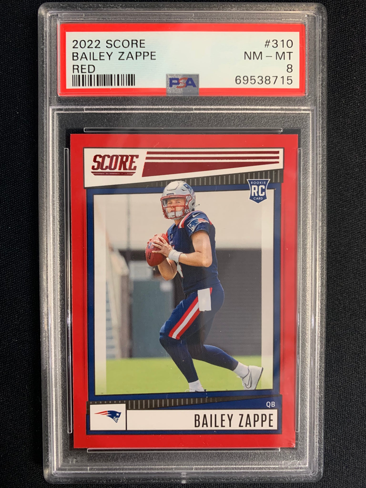 2022 PANINI SCORE FOOTBALL #310 NEW ENGLAND PATRIOTS - BAILEY ZAPPE RED ROOKIE GRADED PSA 8 NM-MT
