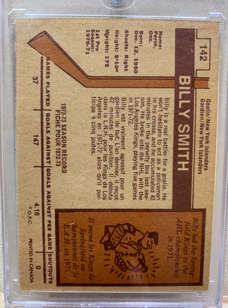 1973-74 O-PEE-CHEE HOCKEY #142 NEW YORK ISLANDERS - BILLY SMITH ROOKIE CARD RAW