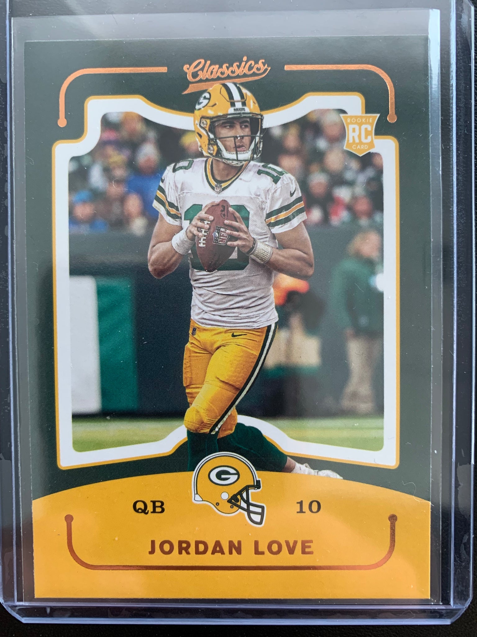 2020 PANINI CHRONICLES CLASSICS FOOTBALL #CL-4 GREEN BAY PACKERS - JORDAN LOVE ROOKIE CARD