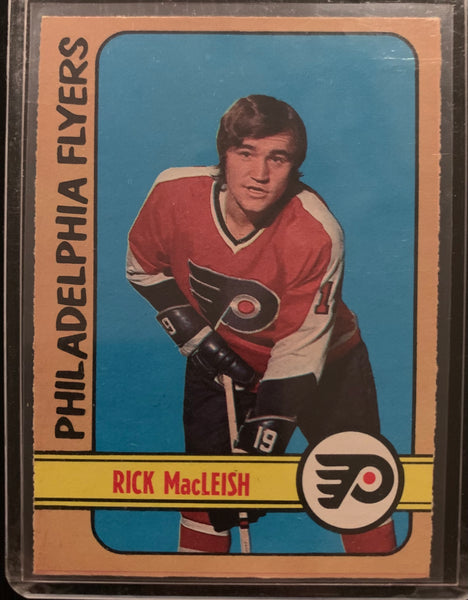 1972-73 O-PEE-CHEE HOCKEY #105 PHILADELPHIA FLYERS - RICK MACLEISH CARD RAW