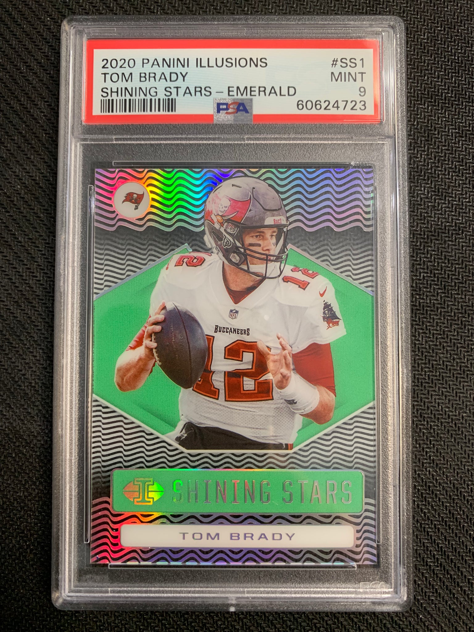 2020 PANINI ILLUSIONS FOOTBALL #SS1 TAMPA BAY BUCCANEERS - TOM BRADY SHINING STARS EMERALD PARALLEL GRADED PSA 9 MINT