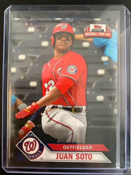 2021 TOPPS NATIONAL BASEBALL CARD DAY #30 WASHINGTON NATIONALS - JUAN SOTO BASE CARD