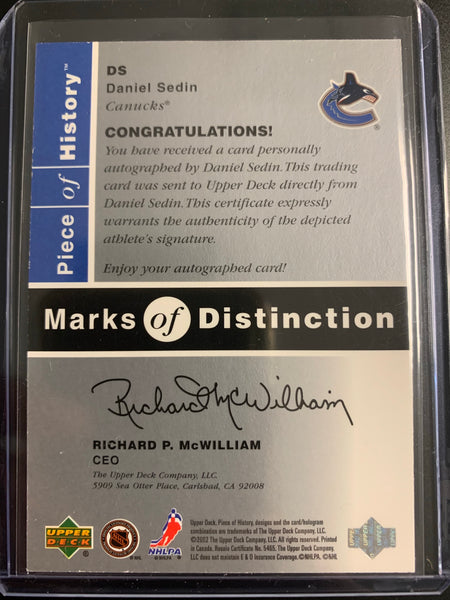 2002 UD PIECE OF HISTORY HOCKEY #DS VANCOUVER CANUCKS - DANIEL SEDIN MARKS OF DISTINCTION ON CARD AUTOGRAPH