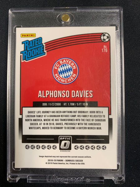 2018-19 PANINI DONRUSS OPTIC SOCCER #176 - BAYERN MUNICH - ALPHONSO DAVIES OPTIC RATED ROOKIE CARD
