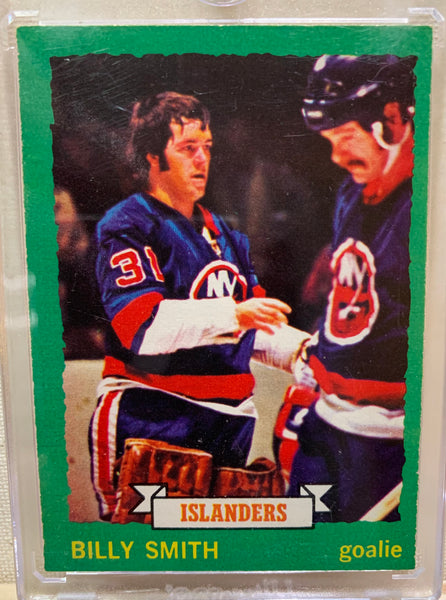 1973-74 O-PEE-CHEE HOCKEY #142 NEW YORK ISLANDERS - BILLY SMITH ROOKIE CARD RAW