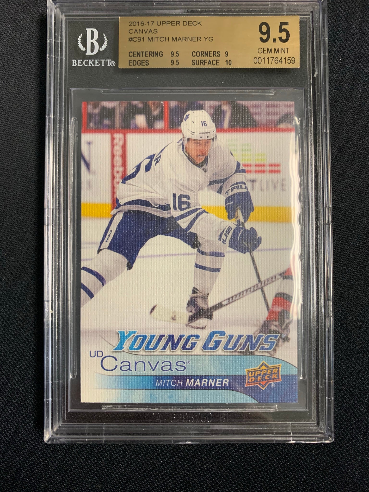 2016-17 UPPER DECK HOCKEY #C91 TORONTO MAPLE LEAFS - MITCH MARNER YOUNG GUNS CANVAS ROOKIE CARD GRADED BGS 9.5 GEM MINT