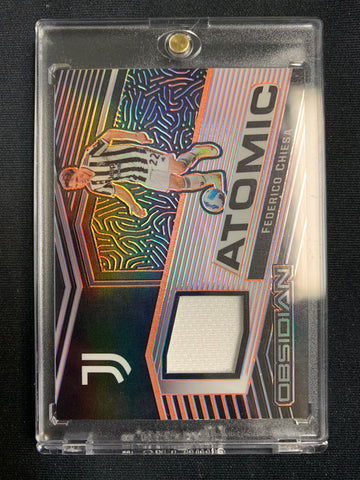 2021-22 PANINI OBSIDIAN SOCCER #AM-FCH - JUVENTUS - FEDERICO CHIESA ATOMIC MATERIAL PINK NUMBERED 36/50