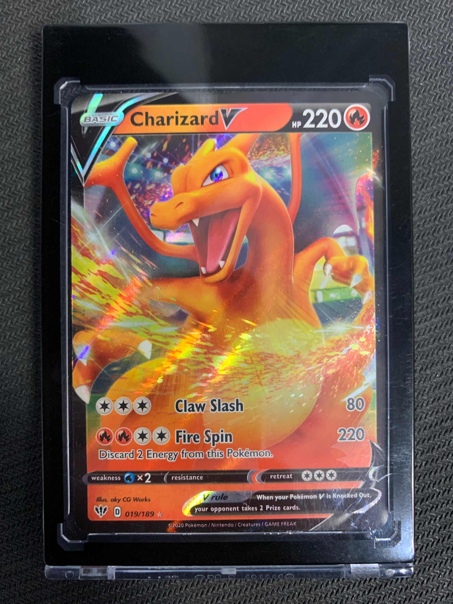 2020 POKEMON DARKNESS ABLAZE CHARIZARD V ULTRA RARE HOLO - 019/189 - MINT